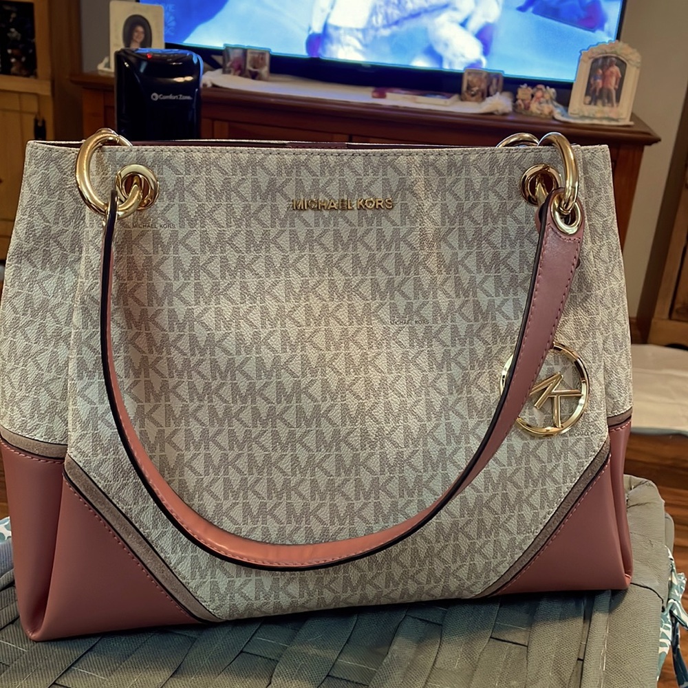 Michael Kors purse